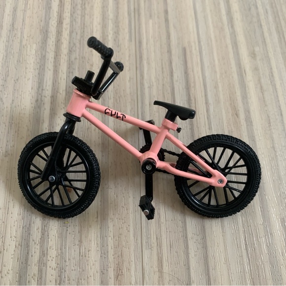 Tech Deck BMX Finger Bikes Freestyle Hits Cult Pink New - no box, Metal Frame - Picture 2 of 4